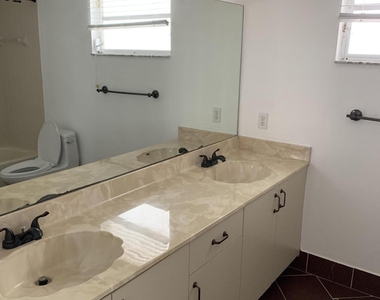 10837 Palm Spring Drive - Photo Thumbnail 9
