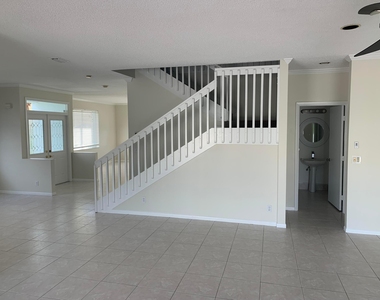 10837 Palm Spring Drive - Photo Thumbnail 3