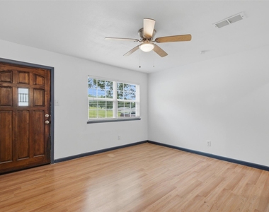 620 E Sears Street - Photo Thumbnail 1