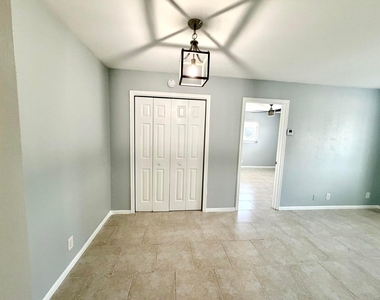 200 E Ocean Avenue - Photo Thumbnail 4