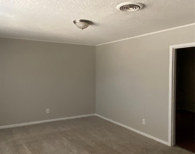 5616 Glen Forest Lane - Photo Thumbnail 3