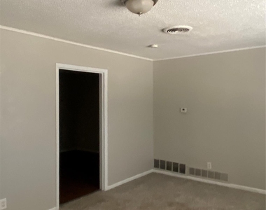 5616 Glen Forest Lane - Photo Thumbnail 5