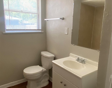 5616 Glen Forest Lane - Photo Thumbnail 14