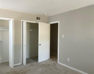 5616 Glen Forest Lane - Photo Thumbnail 12