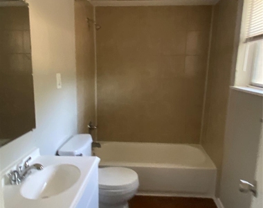 5616 Glen Forest Lane - Photo Thumbnail 13