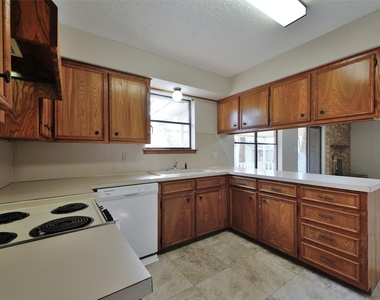 1209 Kay Drive - Photo Thumbnail 9