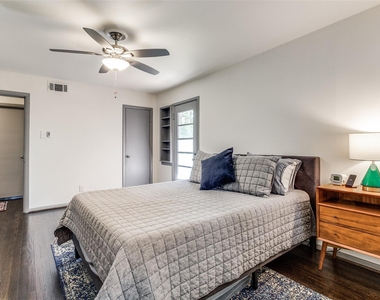 10312 Sylvia Drive - Photo Thumbnail 9