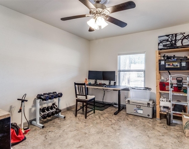 10312 Sylvia Drive - Photo Thumbnail 6