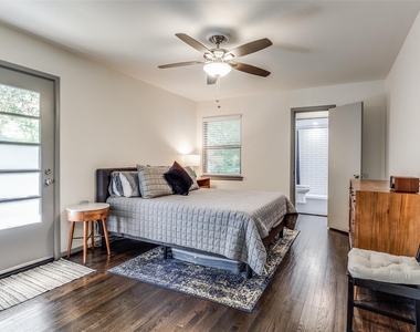 10312 Sylvia Drive - Photo Thumbnail 7