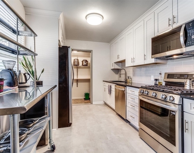 10312 Sylvia Drive - Photo Thumbnail 4