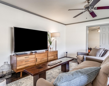 10312 Sylvia Drive - Photo Thumbnail 2
