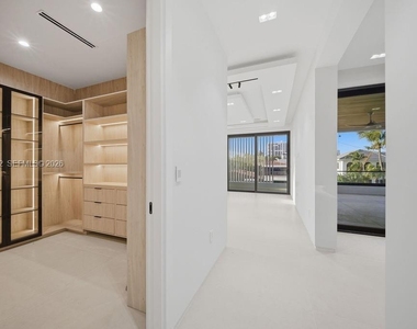 3318 Ne 16th Place - Photo Thumbnail 34