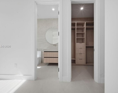 3318 Ne 16th Place - Photo Thumbnail 42