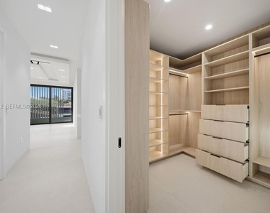 3318 Ne 16th Place - Photo Thumbnail 43
