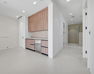 3318 Ne 16th Place - Photo Thumbnail 18