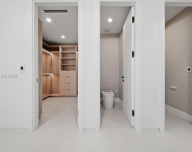 3318 Ne 16th Place - Photo Thumbnail 25