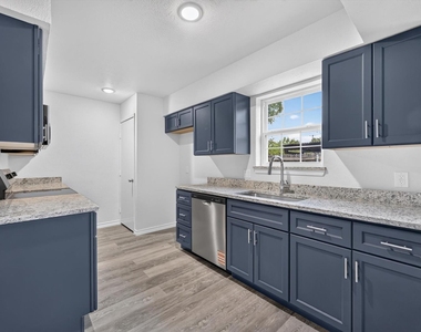 1801 E Grauwyler Road - Photo Thumbnail 9