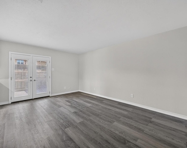 1801 E Grauwyler Road - Photo Thumbnail 4
