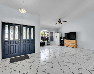 14544 Autumn Avenue - Photo Thumbnail 4