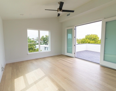 4210 Roseland Avenue - Photo Thumbnail 30
