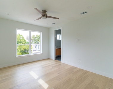 4210 Roseland Avenue - Photo Thumbnail 17