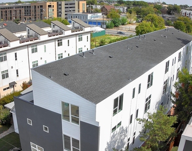 4210 Roseland Avenue - Photo Thumbnail 2