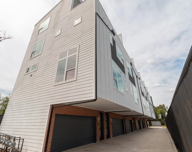 4210 Roseland Avenue - Photo Thumbnail 1
