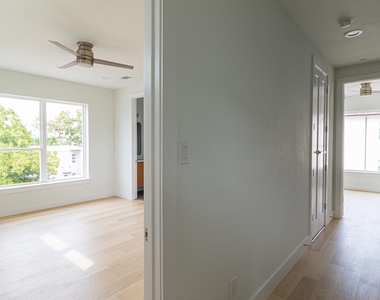 4210 Roseland Avenue - Photo Thumbnail 16