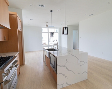 4210 Roseland Avenue - Photo Thumbnail 11