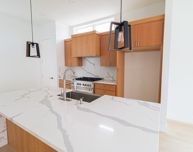 4210 Roseland Avenue - Photo Thumbnail 13
