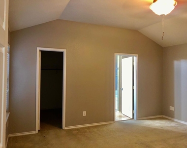 3311 Admiral Drive - Photo Thumbnail 7