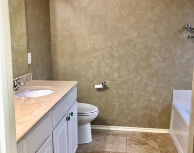 3311 Admiral Drive - Photo Thumbnail 10