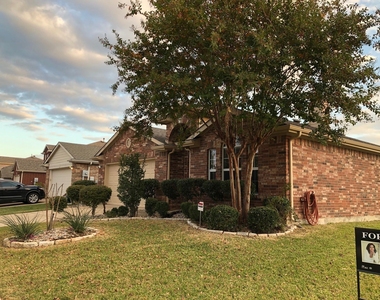 3311 Admiral Drive - Photo Thumbnail 1