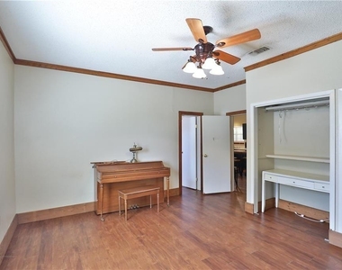 418 Elm Street - Photo Thumbnail 2