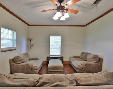 418 Elm Street - Photo Thumbnail 18