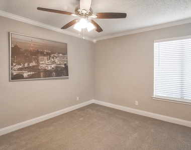 821 Dublin Drive - Photo Thumbnail 14