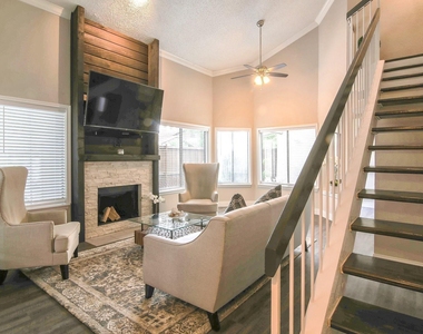 821 Dublin Drive - Photo Thumbnail 1