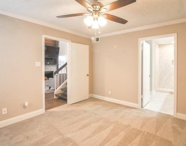 821 Dublin Drive - Photo Thumbnail 15