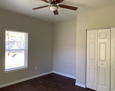 1012 Faye Street - Photo Thumbnail 4