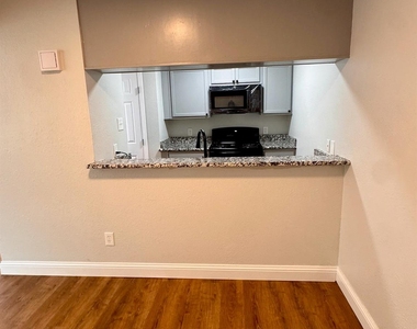 624 E 3rd Street - Photo Thumbnail 4