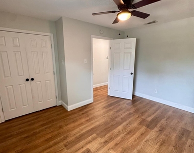 624 E 3rd Street - Photo Thumbnail 5