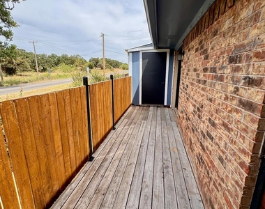 624 E 3rd Street - Photo Thumbnail 7