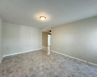 935 8th Street - Photo Thumbnail 12