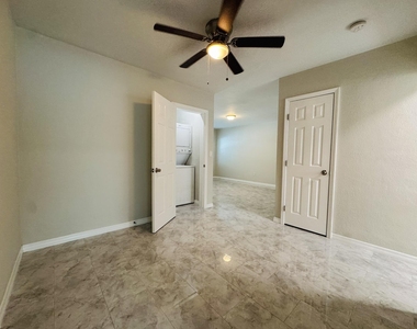 935 8th Street - Photo Thumbnail 4