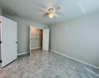 935 8th Street - Photo Thumbnail 6