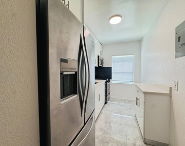 935 8th Street - Photo Thumbnail 1