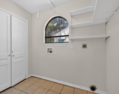 2358 Norwood Drive - Photo Thumbnail 7