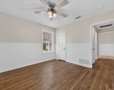 2358 Norwood Drive - Photo Thumbnail 23