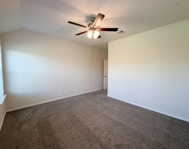 369 Thoroughbred Street - Photo Thumbnail 28