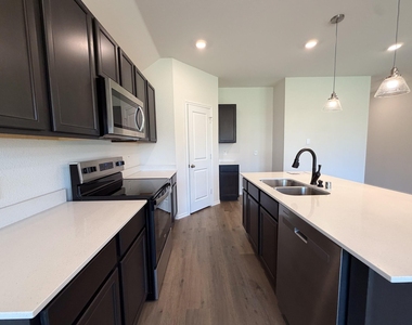 369 Thoroughbred Street - Photo Thumbnail 18